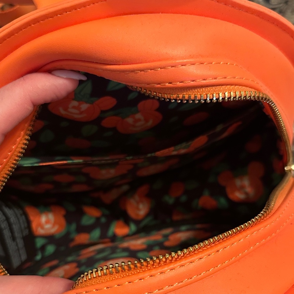 Loungefly Orange Pumpkin Minnie Backpack with Green Bow - Picture 5 of 5